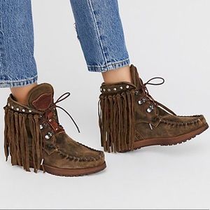 el vaquero roseland moccasin boot